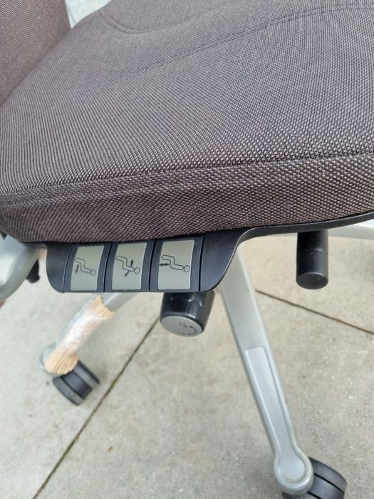 fotel biurowy na kółkach