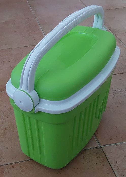 GELEIRA TÉRMICA COMO NOVA DE 8 LT. Casa,Praia,Pesca,Viagens,Férias,etc