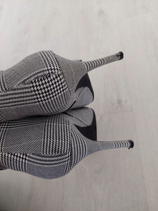 Ботильйони на шпильці