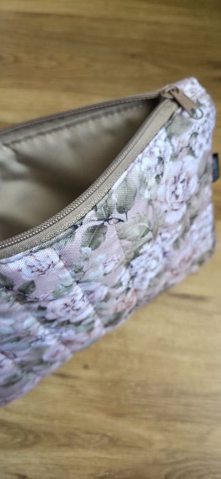 Kosmetyczka, etui, pikowana