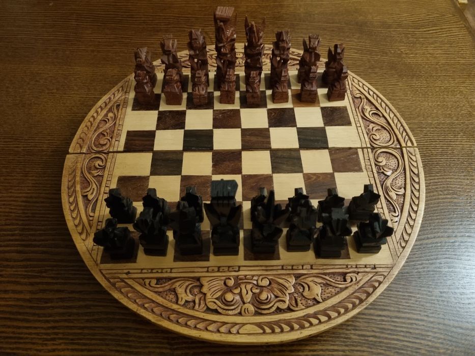 Drewniane szachy z Indonezji