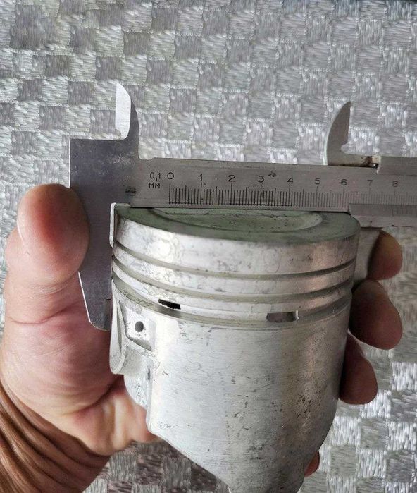Продам поршня 79.0,  кільця розмір 79,4, + фередо