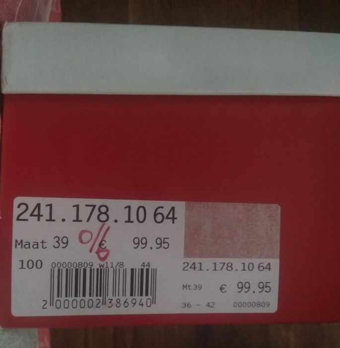 новые женские зимние сапожки Hobbs