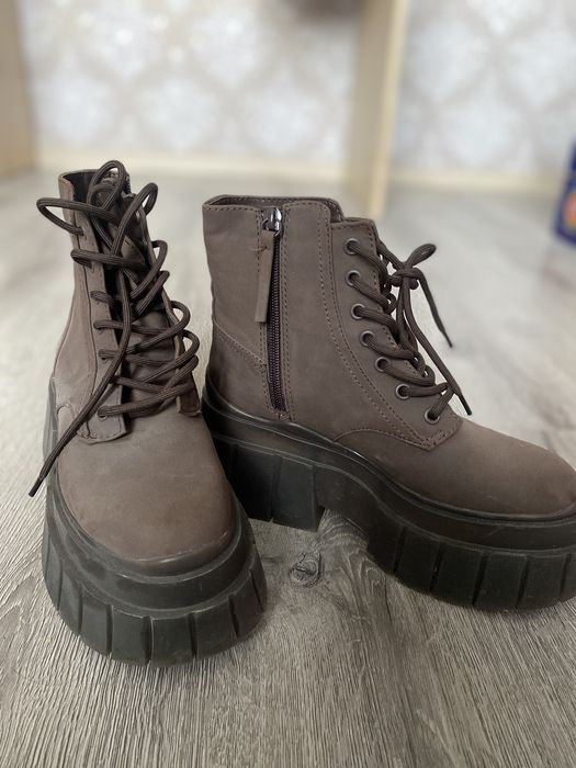 Взуття bershka 35 розмір ідеал