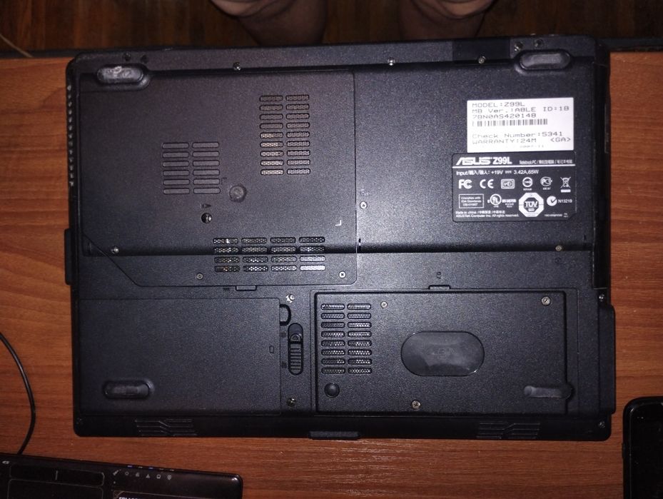 Продам ноутбук ASUS Z99L на запчасти.
