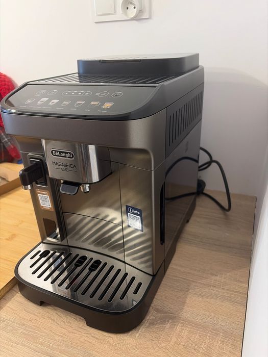 Ekspres DeLonghi Magnifica Evo