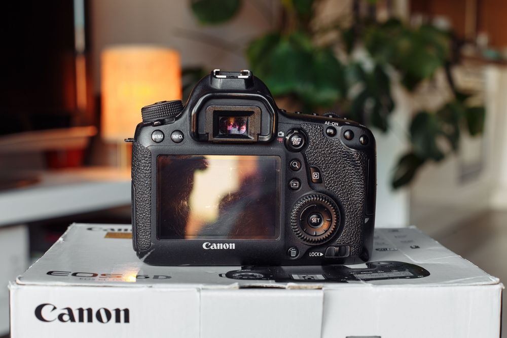 Canon 6D (Wi-Fi + GPS)