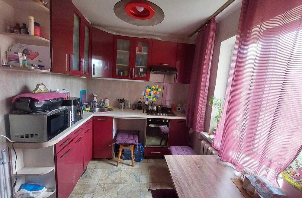 Продаж 3к квартии Червоної Калини 46