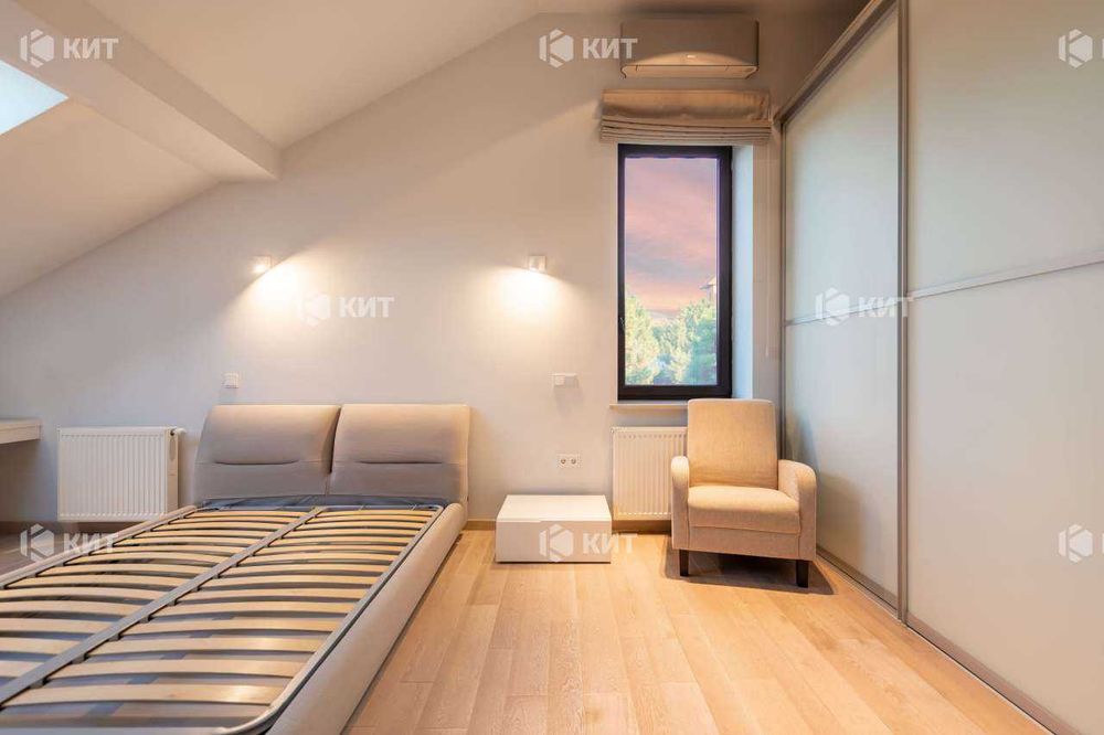 Будинок з басейном,Флоринка, Поряд Олексіївка ( Алексеевка ) 130140