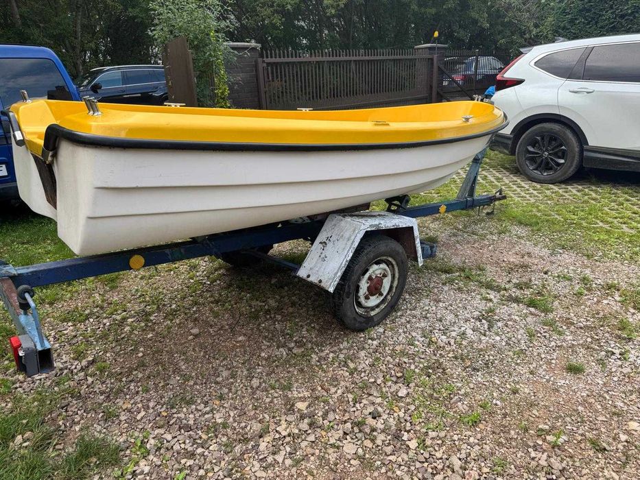 Łódka wiosłowo motorowa