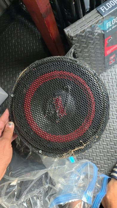 Subwoofer samochodowy ze wzmacniaczem Boschmann Q9000 – po regeneracji