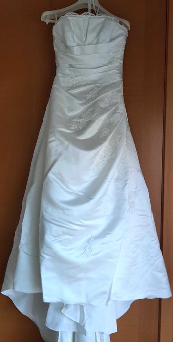 Vestido de Noiva com Véu