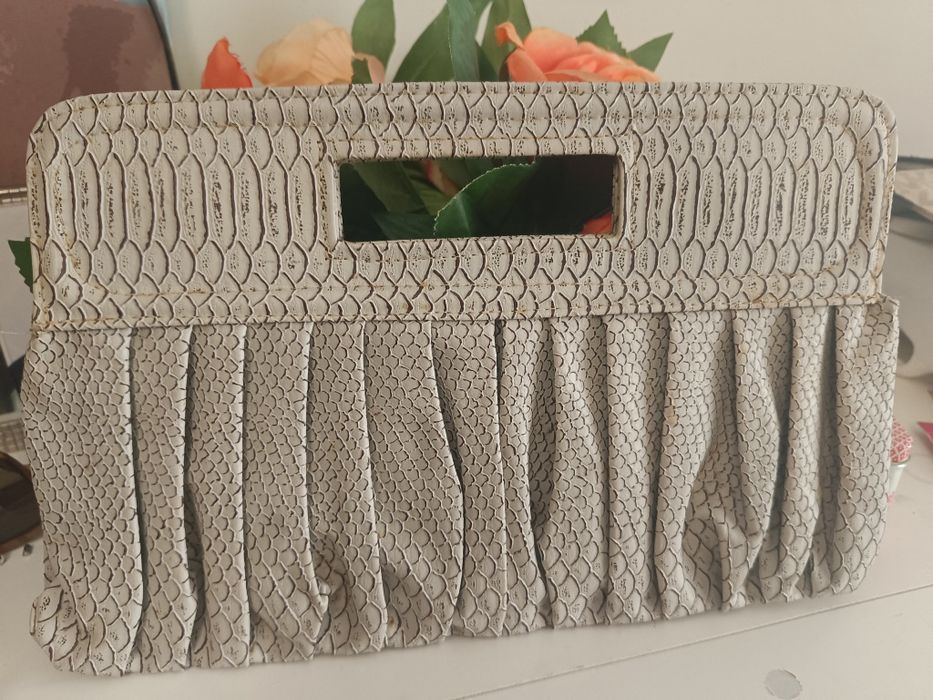 Carteira beige  para festas