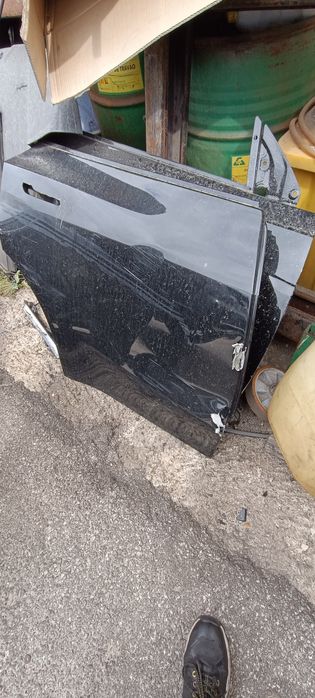 Tesla Model y Portas lado Direito