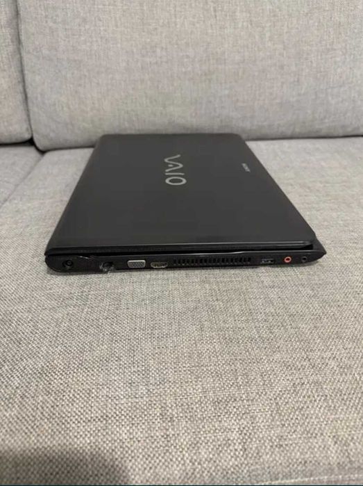 Sony VAIO E 15,5 cala i5-3230M / 8GB RAM / 750GB / Radeon