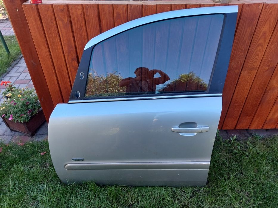 Sprzedam drzwi opel zafira b