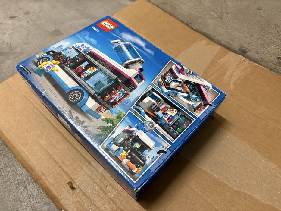 Lego 60384 - City Penguin Slushy Van