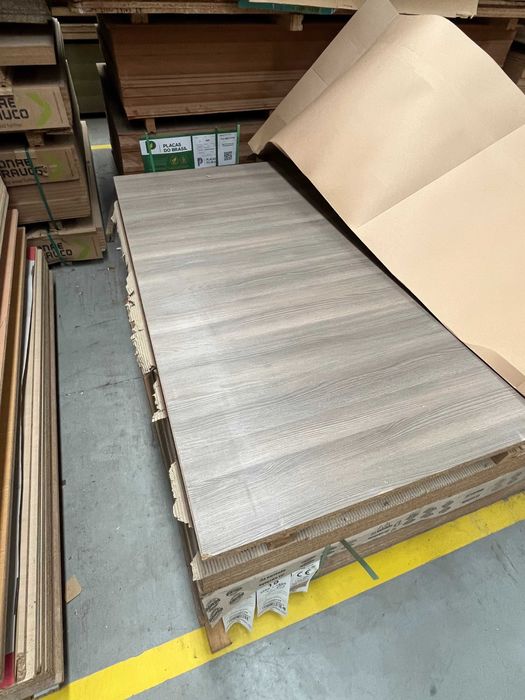 Painéis Aglomerado 19mm Nature Stonehenge 42R - Derivados de Madeira