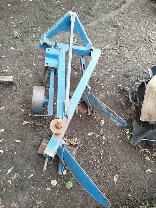 Продам плуг до мото трактора міні трактора