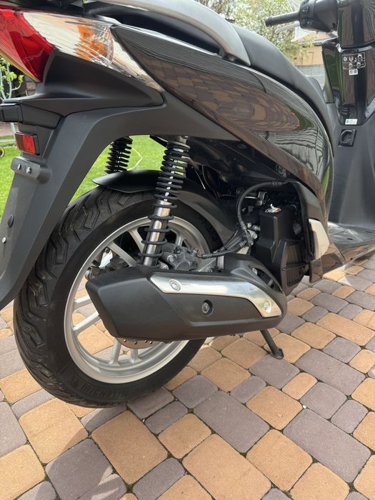 Продам скутер Honda SH 150