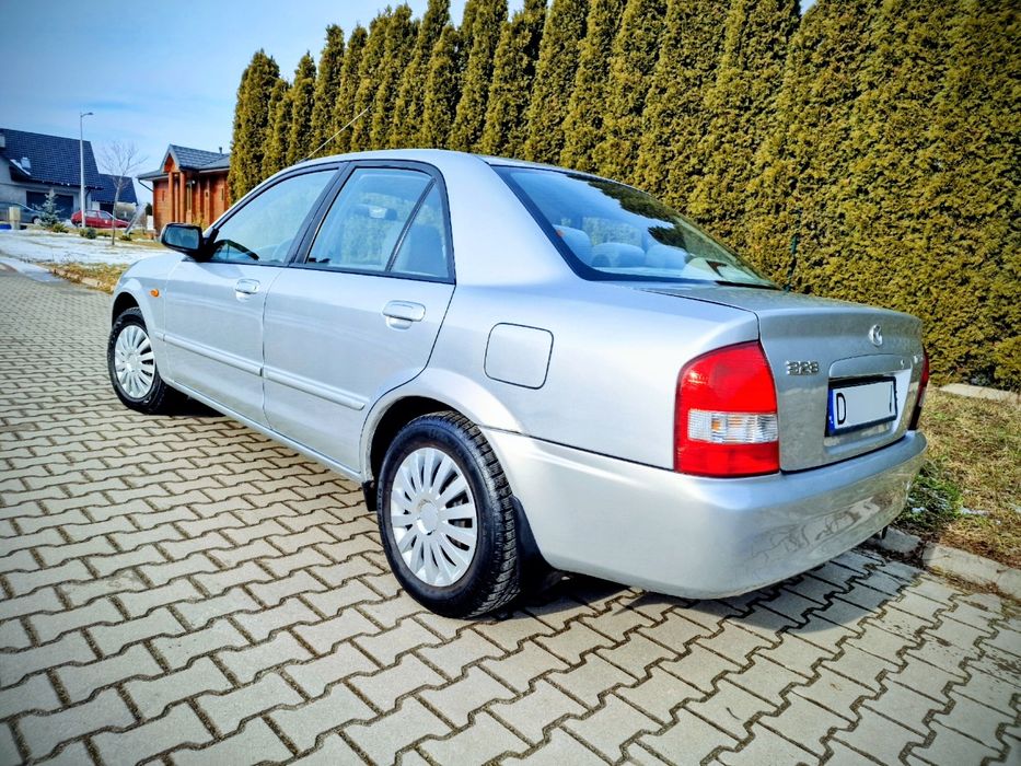Mazda 323 1.6 98KM 152tys Przebiegu, Klima, 2 komplety kół, Bez Rdzy
