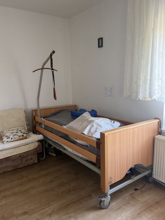 Łóżko opieki domowej + materac na odleżyny
