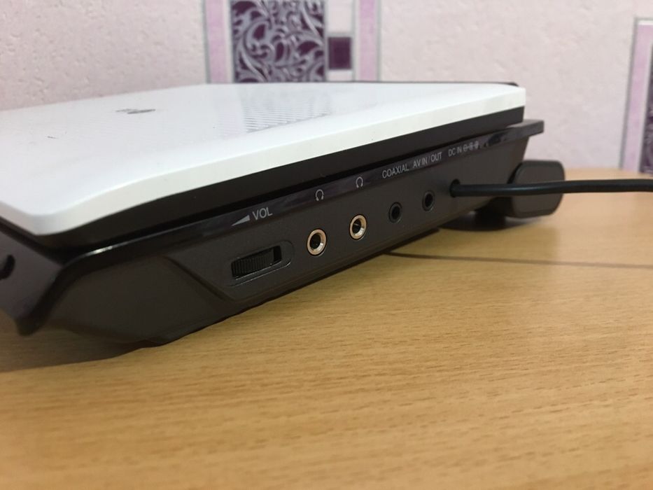 DVD-Плеер LG DP-272B