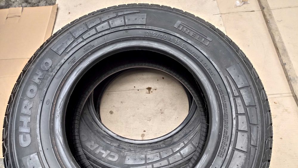 шини 215/70R15C. Pirelli. 10мм. 2023р Bridgestone с