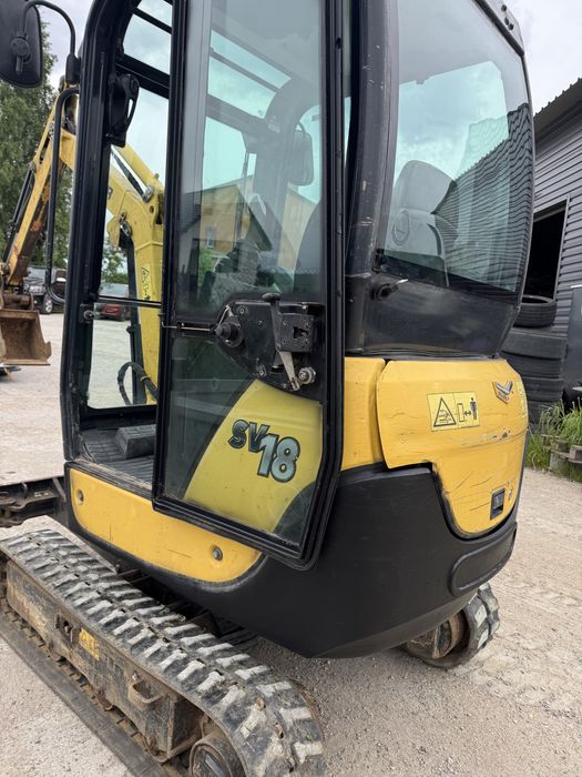 Minikoparka YANMAR SV18