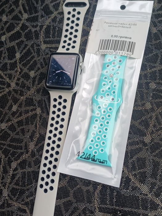 Apple Watch Series 3 42mm Silver GPS Оригінал 84% АКБ + 2 ремінці