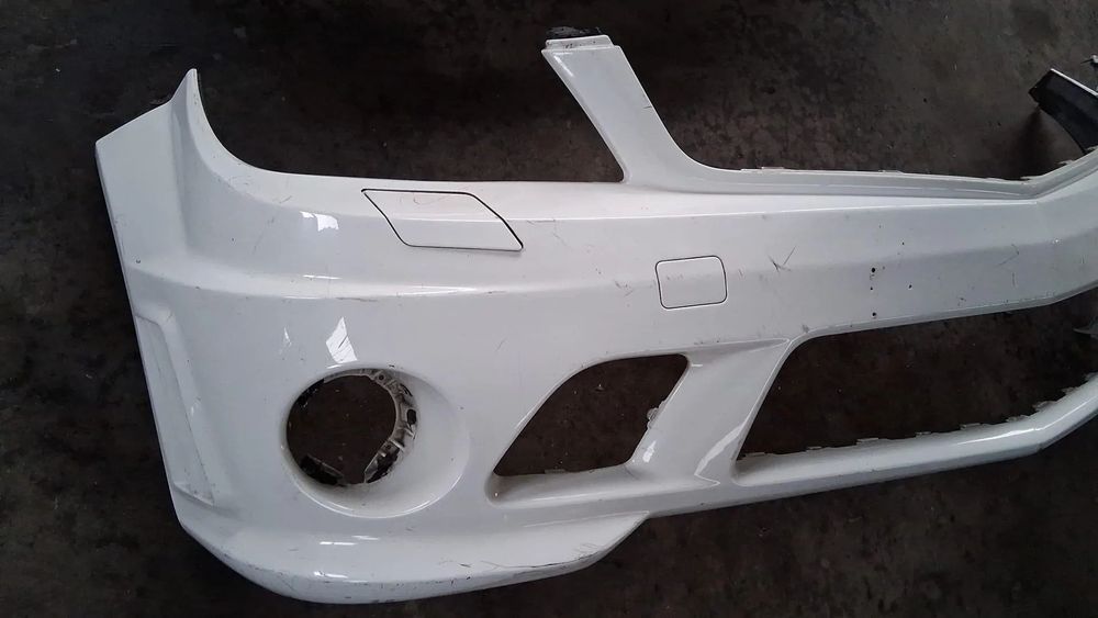 Para-choques frente Mercedes W204 C63 AMG