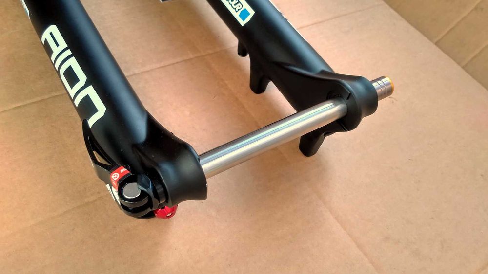 Вилка Suntour Aion 29"/27,5"+