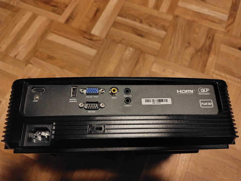 Projektor Optoma W330