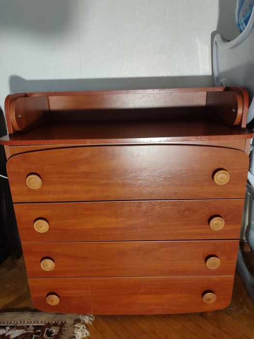 Комод з пеленатором