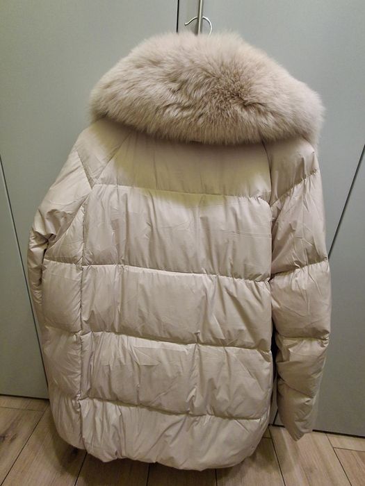 Жiночий пуховик, натуральне хутро.
