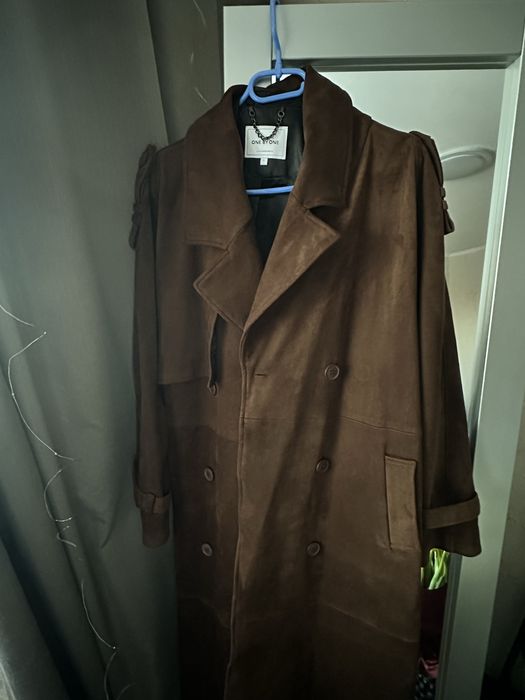 Продам тренч One by one