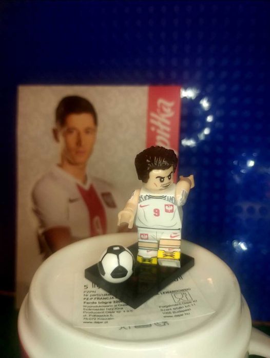 Robert Lewy Lewandowski gadżet kibica figurka kubek karta fan piłkarza