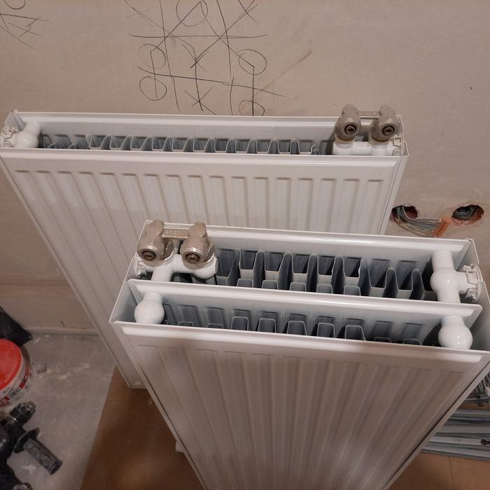 Grzejnik stalowy płytowy 90x40cm z termostatem