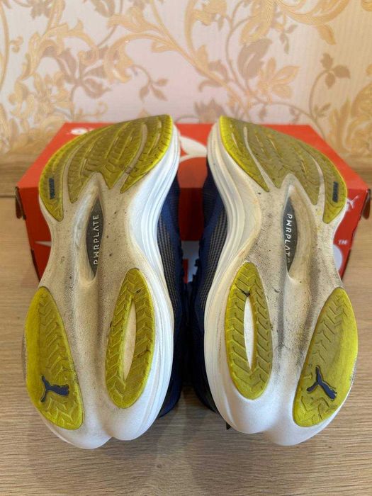Бігові кросівки чоловічі Puma Deviate NITRO 3