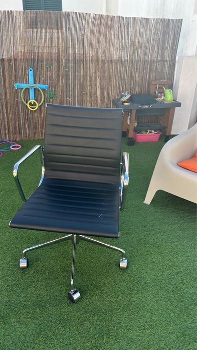 Cadeira Eames Style
