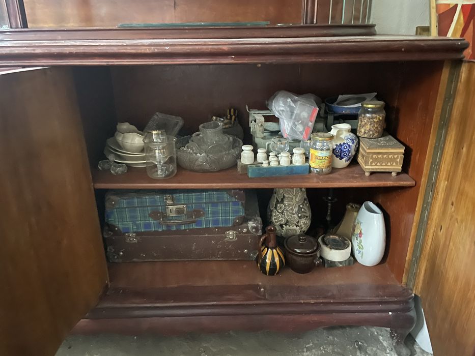 Drewniany kredens PRL z nadstawką w swietnym stanie