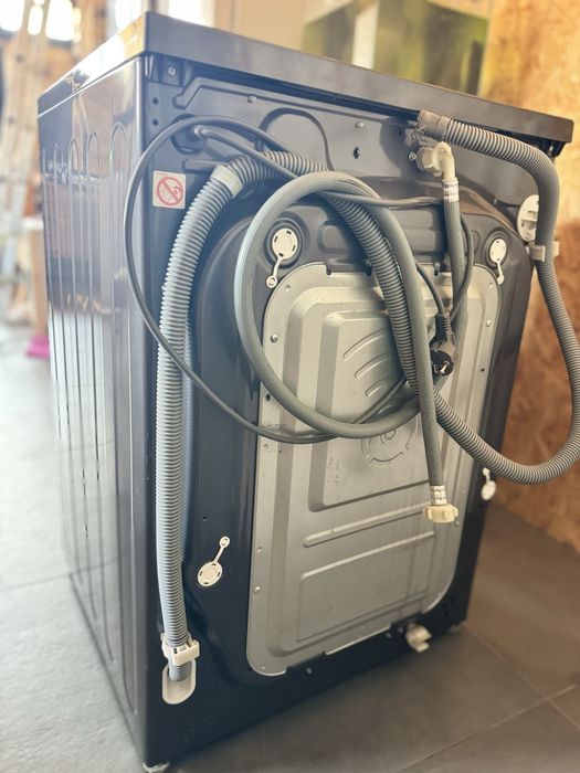 Máquina de lavar e secar LG F4DV9510P2B em bom estado