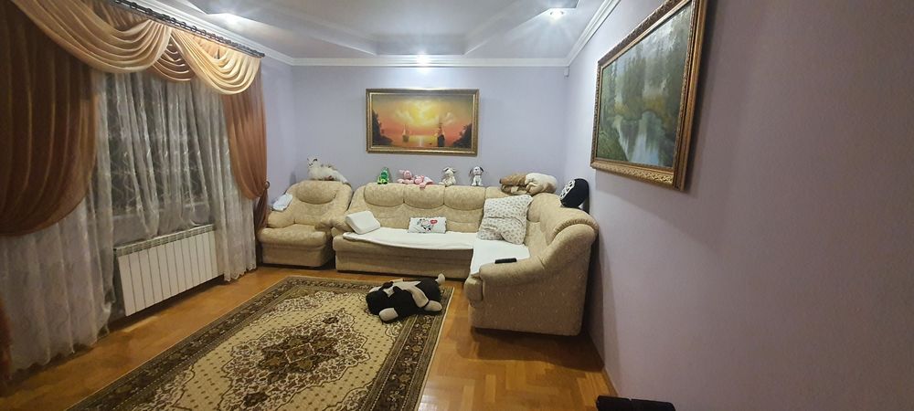 Кутовий диван і кресло