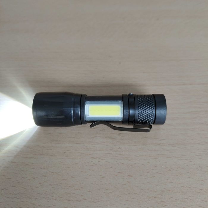 Lanterna Em Caixa Impermeável