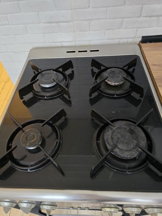 Kuchenka gazowa , piekarnik elektryczny