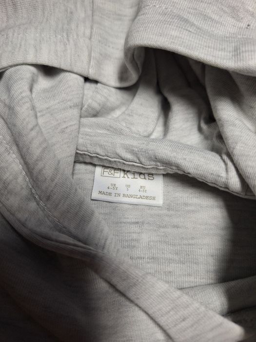 Кофта с капюшоном 4-5 років, 104-110 см.