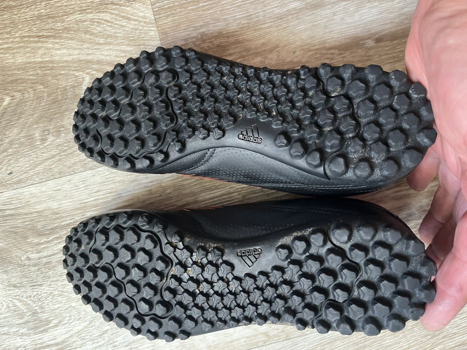 Соррконіжки шкіряні 36 розмір Adidas оригінал