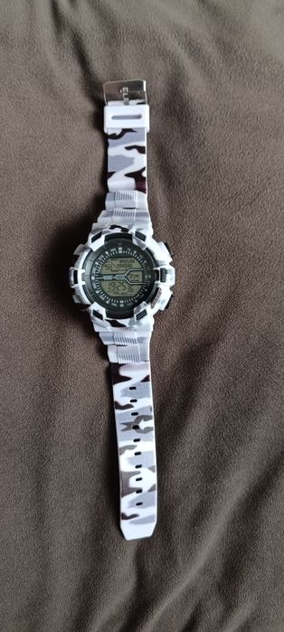 Sprzedam zegarek.