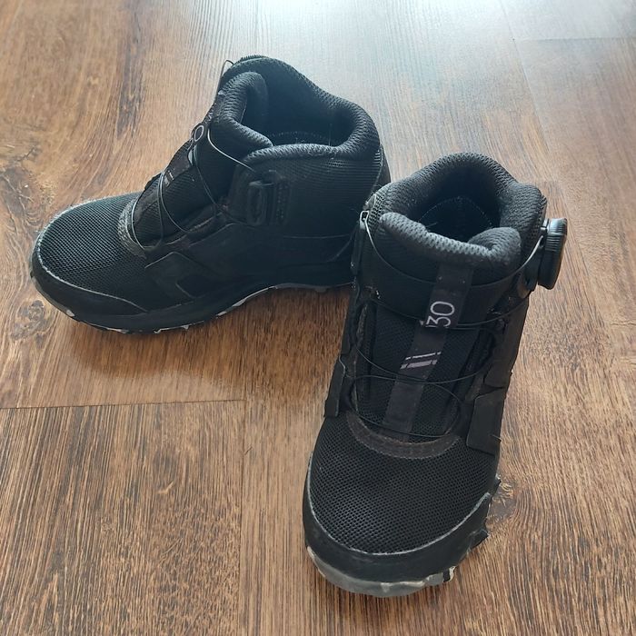 Buty dziecięce Adidas Traxion rozm 28