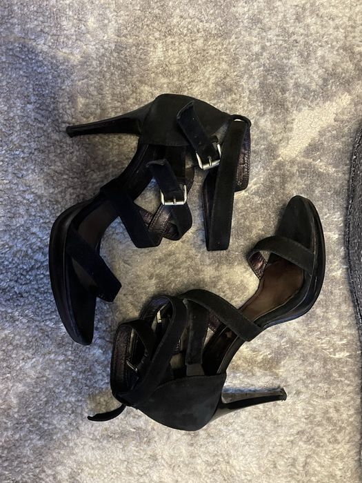 Skórzane buty na obcasie rzymianki szpilki 00’s